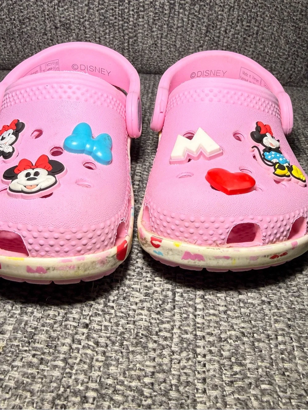 Crocs x Disney Toddler Girls Minnie and Friends Classic Clogs size C6 - Picture 3 of 9